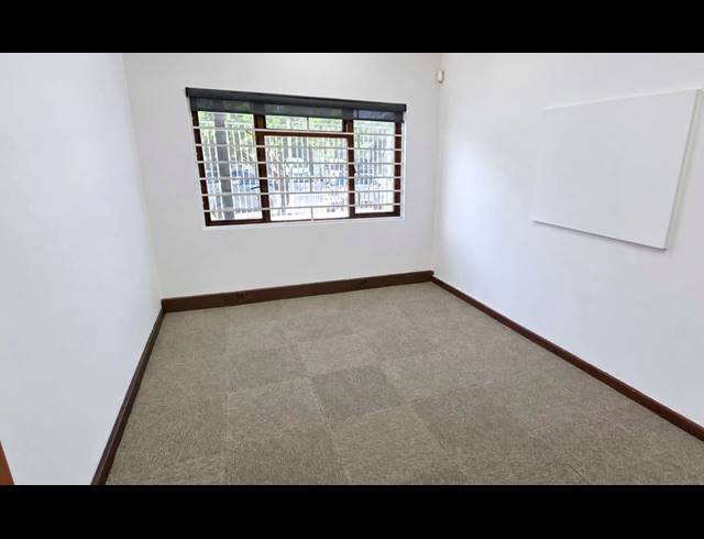 2,330M² WAREHOUSE TO LET IN RETREAT